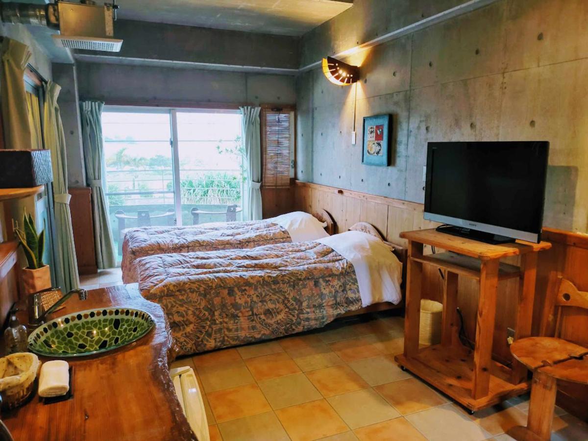 บัซ รีสอร์ต Hotel อนนะ ภายนอก รูปภาพ
