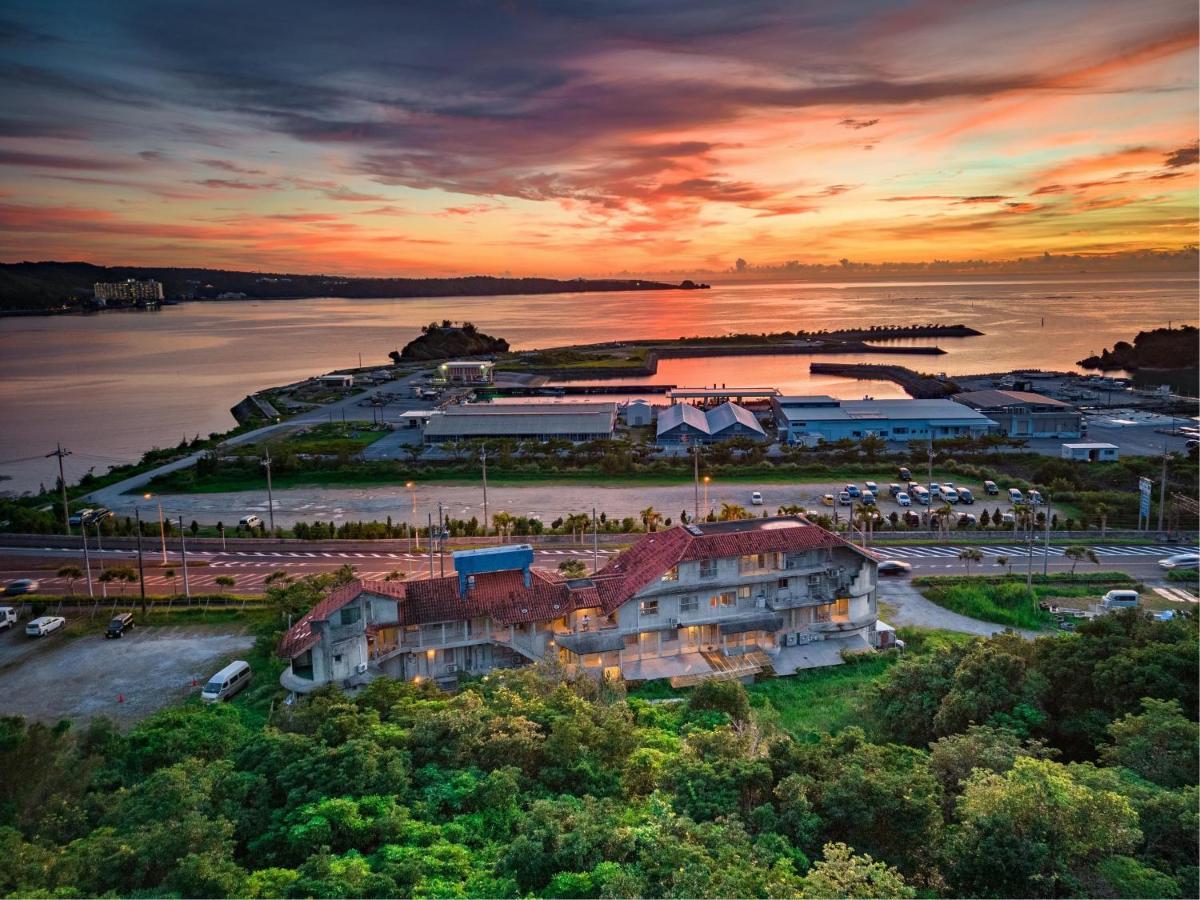 บัซ รีสอร์ต Hotel อนนะ ภายนอก รูปภาพ