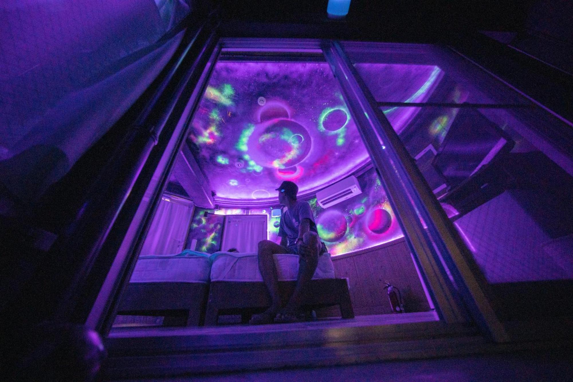 บัซ รีสอร์ต Hotel อนนะ ภายนอก รูปภาพ