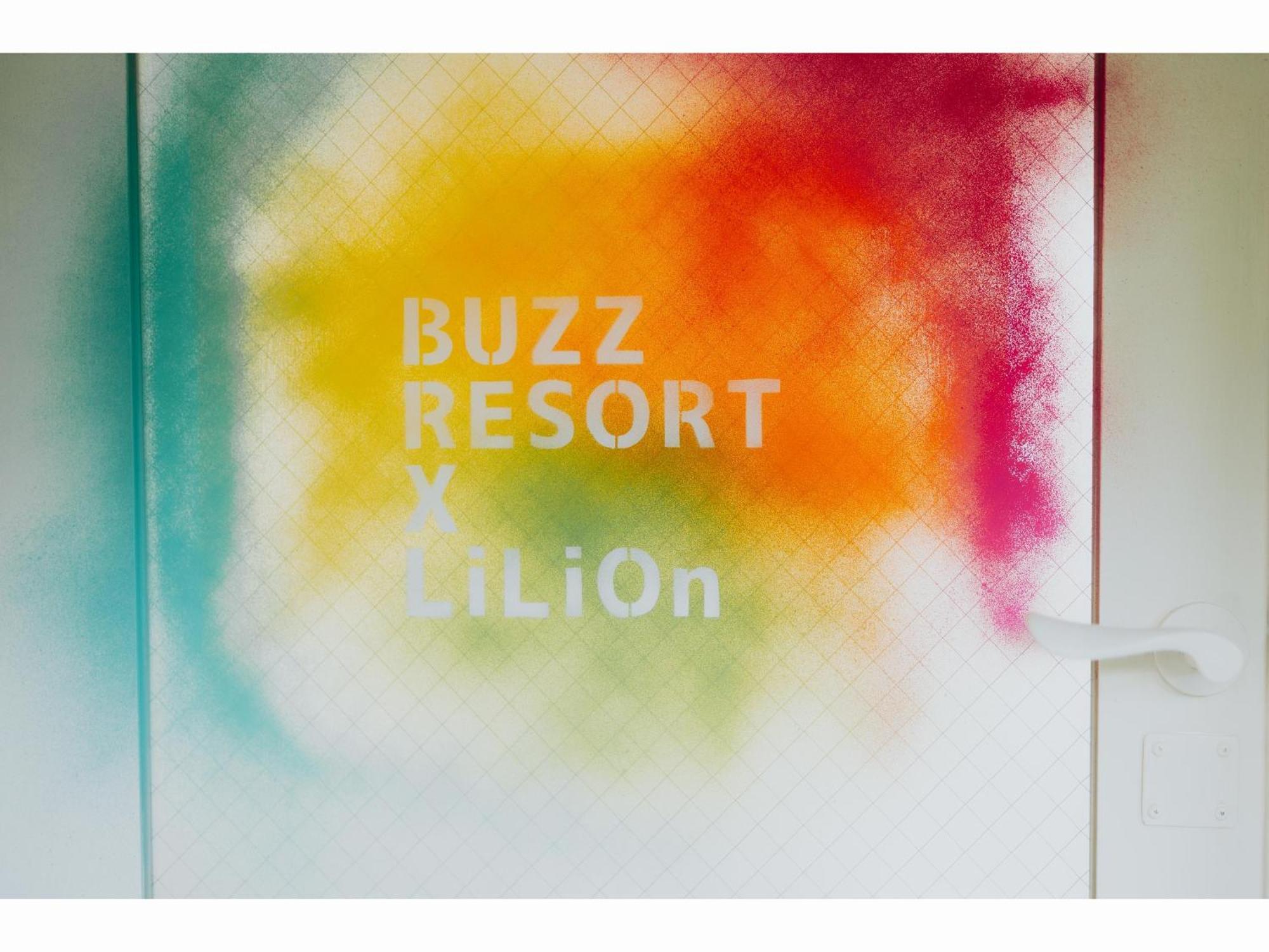 บัซ รีสอร์ต Hotel อนนะ ภายนอก รูปภาพ